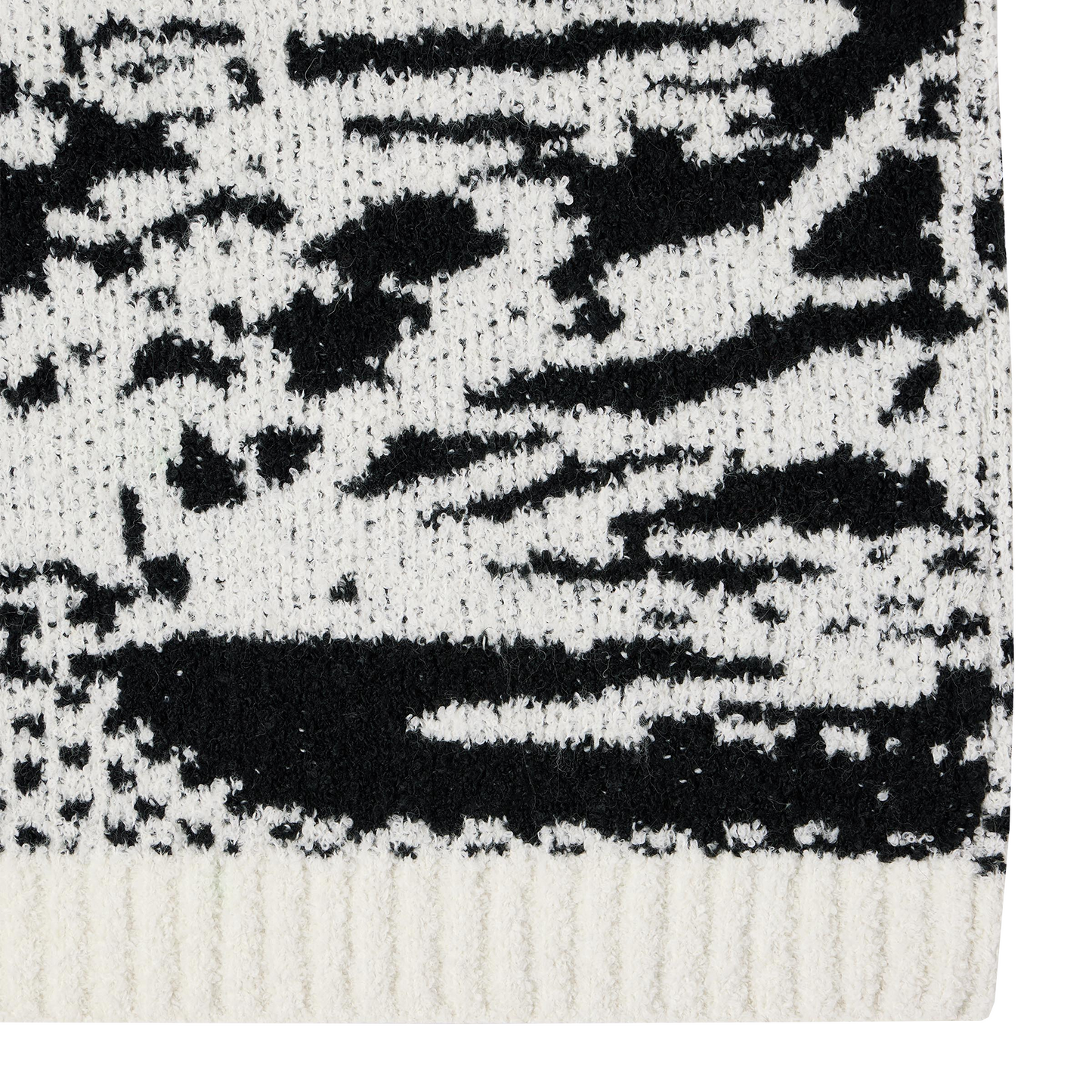 Panku Sweater White / Black