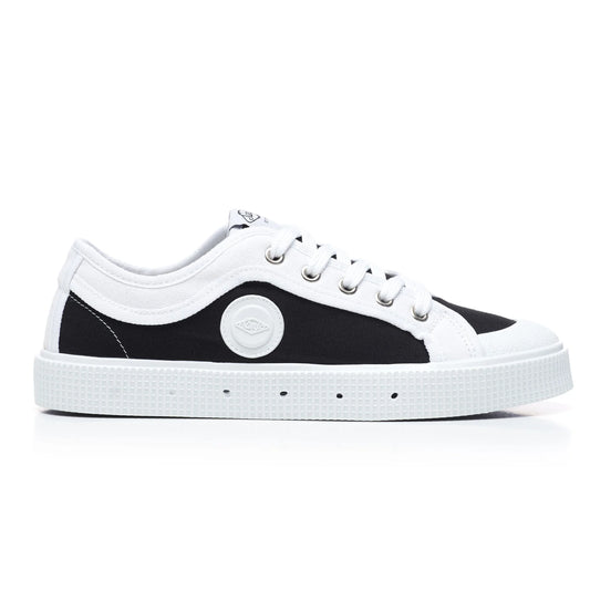 Sanjo K200 Black and White sneakers, side view